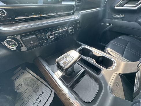 Used 2022 Chevrolet Silverado 1500 High Country w/ High Country Premium Package image 16