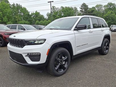 New 2025 Jeep Grand Cherokee Limited w/ Black Appearance Package