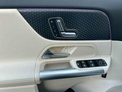 Used 2025 Mercedes-Benz GLA 250 image 13