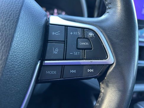 Used 2023 Toyota Highlander XLE image 20