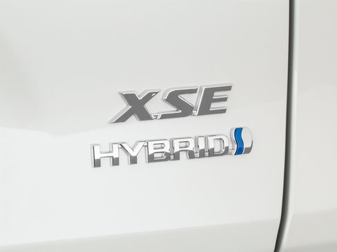 Used 2020 Toyota RAV4 XSE AWD/4WD image 58