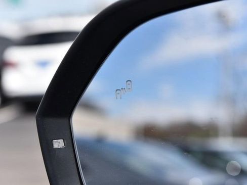 Used 2023 Volkswagen Atlas SE w/ Black Wheel Package image 10