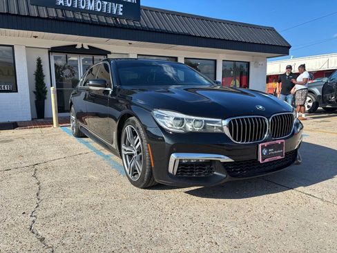 Used 2019 BMW 740i image 3