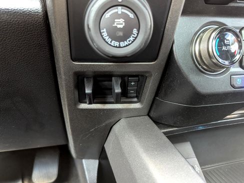 Used 2018 Ford F150 Raptor w/ Equipment Group 802A Luxury image 36