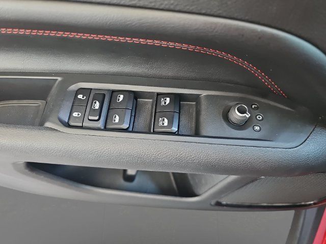 Used 2025 Jeep Compass Trailhawk w/ Trailhawk Elite Group AWD/4WD image 25