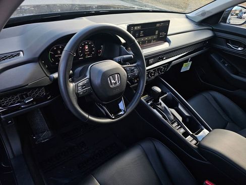 Used 2025 Honda Accord EX-L image 9