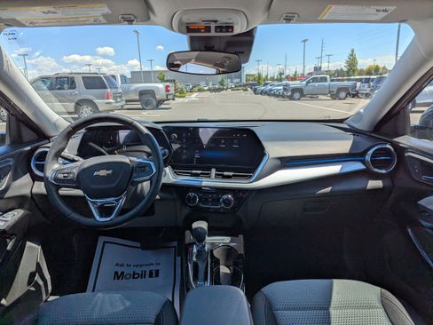 Certified 2026 Chevrolet Trax LT w/ LT Convenience Package FWD image 24