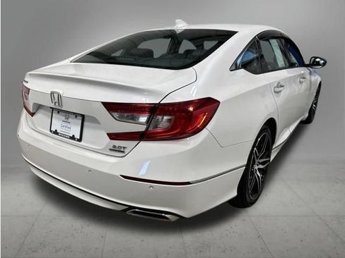 Certified 2022 Honda Accord Touring image 5