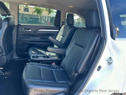 Used 2016 Toyota Highlander XLE AWD/4WD image 28