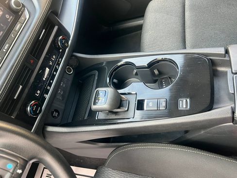 Used 2024 Nissan Rogue SV FWD image 16