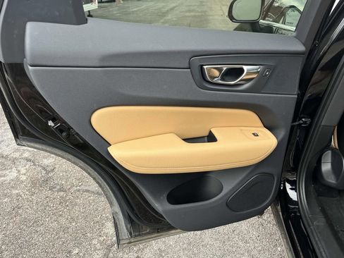 Used 2019 Volvo XC60 T5 Inscription w/ Protection Package Premier image 18