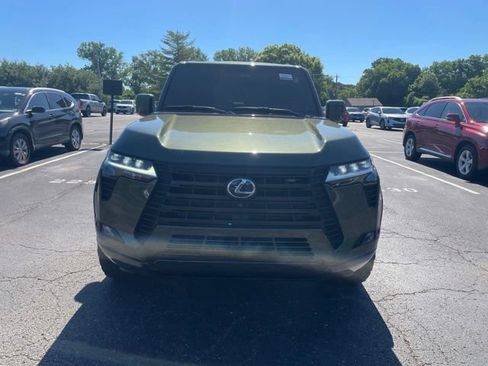 Used 2025 Lexus GX 550 AWD/4WD image 2