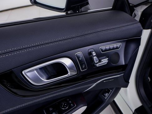 Used 2015 Mercedes-Benz SL 550 image 37