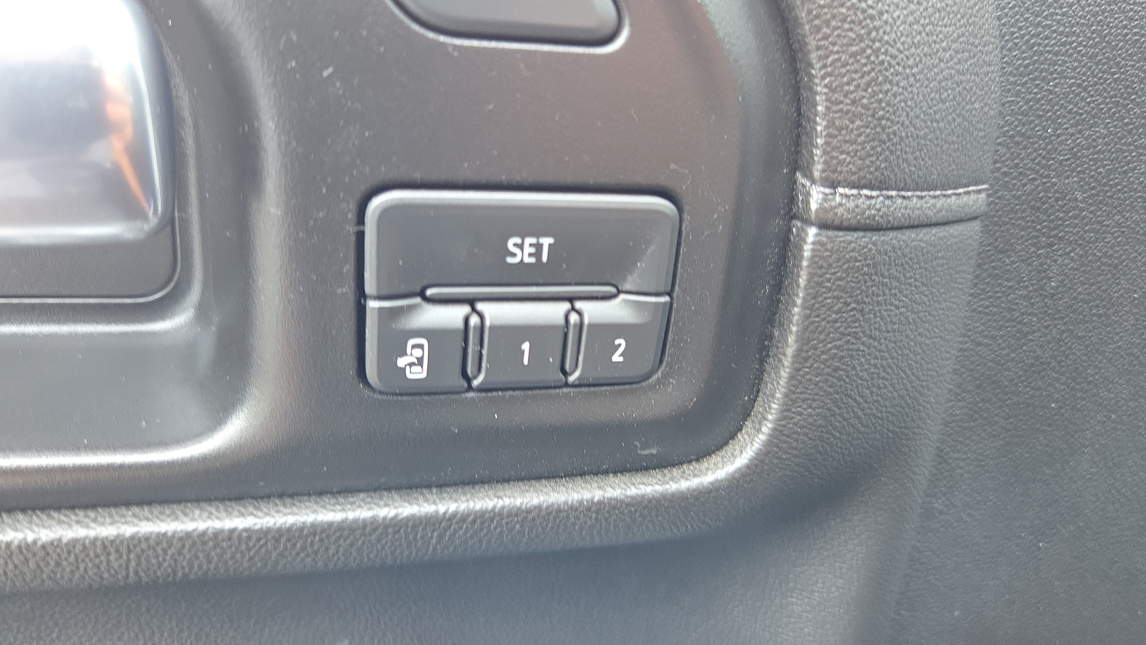 Certified 2020 GMC Sierra 3500 Denali w/ Denali Ultimate Package AWD/4WD image 36
