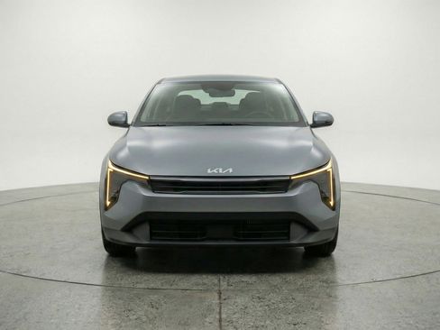 Used 2025 Kia K4 LXS image 1