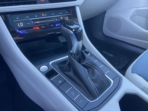 New 2026 Volkswagen Jetta SE FWD image 28