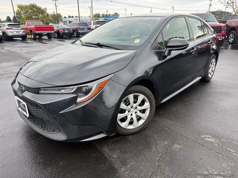 Used 2020 Toyota Corolla LE FWD image 1