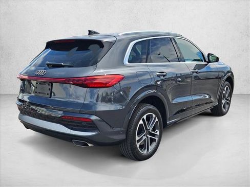 Certified 2025 Audi Q5 Premium w/ Convenience Package AWD/4WD image 5