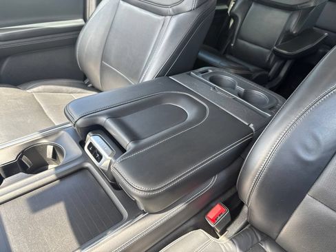 Used 2025 Ford Expedition Max Platinum w/ Driver's Package AWD/4WD image 24