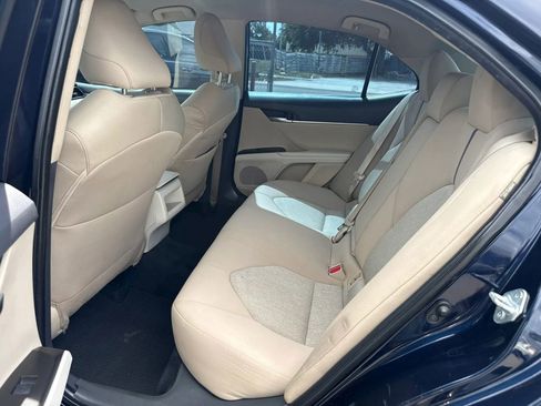 Used 2022 Toyota Camry LE image 10