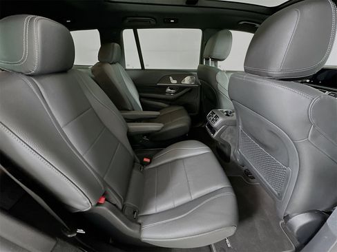 Used 2024 Mercedes-Benz GLS 450 4MATIC image 31