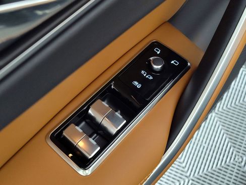 Used 2026 Jaguar F-PACE R-Dynamic S image 10