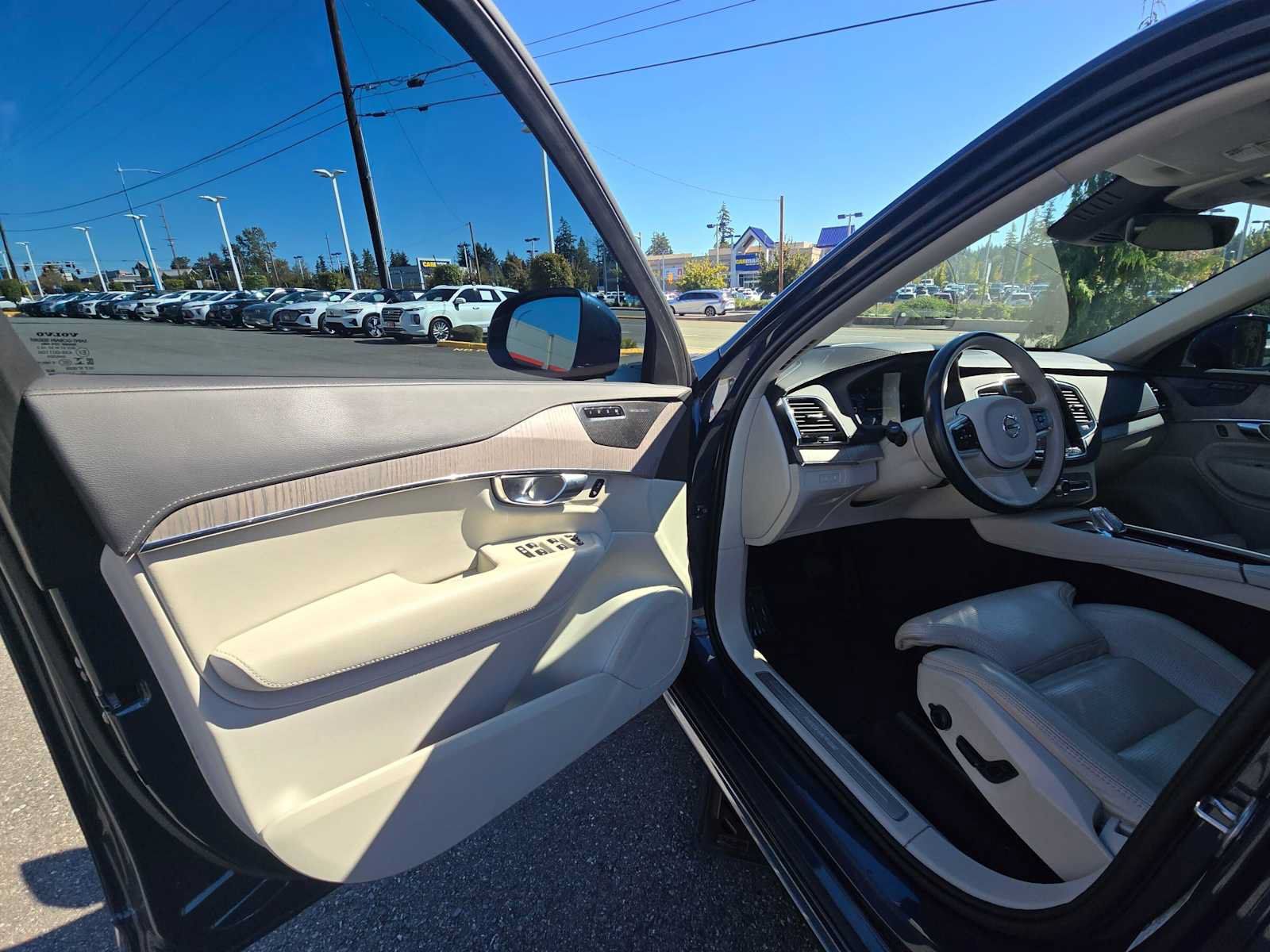 Used 2023 Volvo XC90 T8 Ultimate AWD/4WD image 20