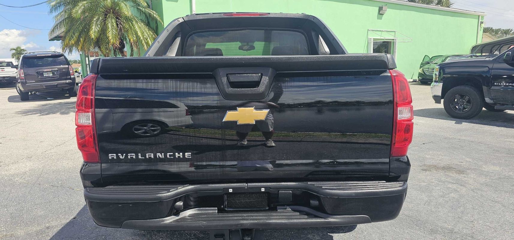 Used 2012 Chevrolet Avalanche LS RWD image 4