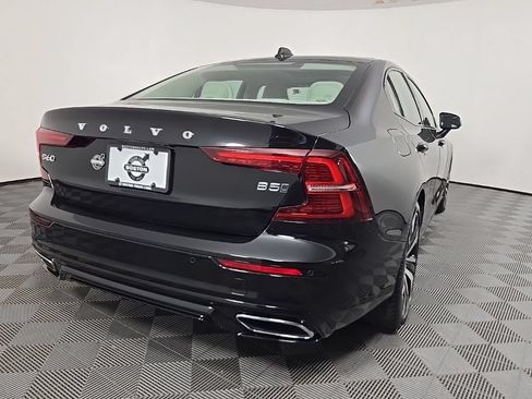 Used 2022 Volvo S60 B5 Momentum w/ Premium Package AWD/4WD image 9