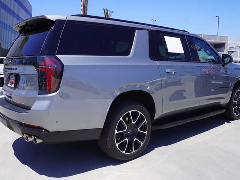 Used 2026 Chevrolet Suburban RST RWD image 6