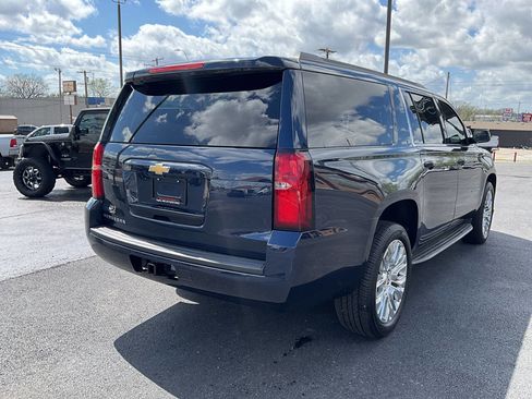 Used 2019 Chevrolet Suburban LT image 5