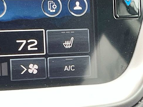 Used 2024 Subaru Outback Premium image 20