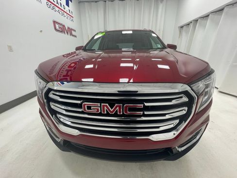 Used 2024 GMC Terrain SLT AWD/4WD image 2