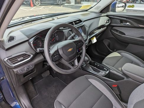 Used 2023 Chevrolet TrailBlazer LT FWD image 12