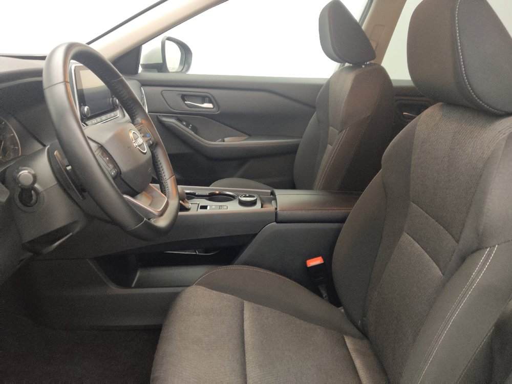 Used 2025 Nissan Rogue SV AWD/4WD image 17