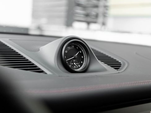 Certified 2026 Porsche Macan image 24