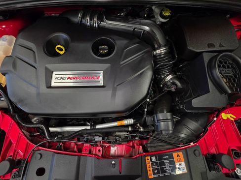 Used 2018 Ford Focus RS AWD/4WD image 3