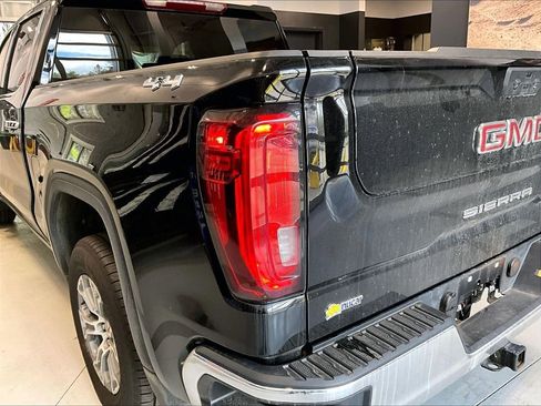Used 2024 GMC Sierra 1500 SLT image 25