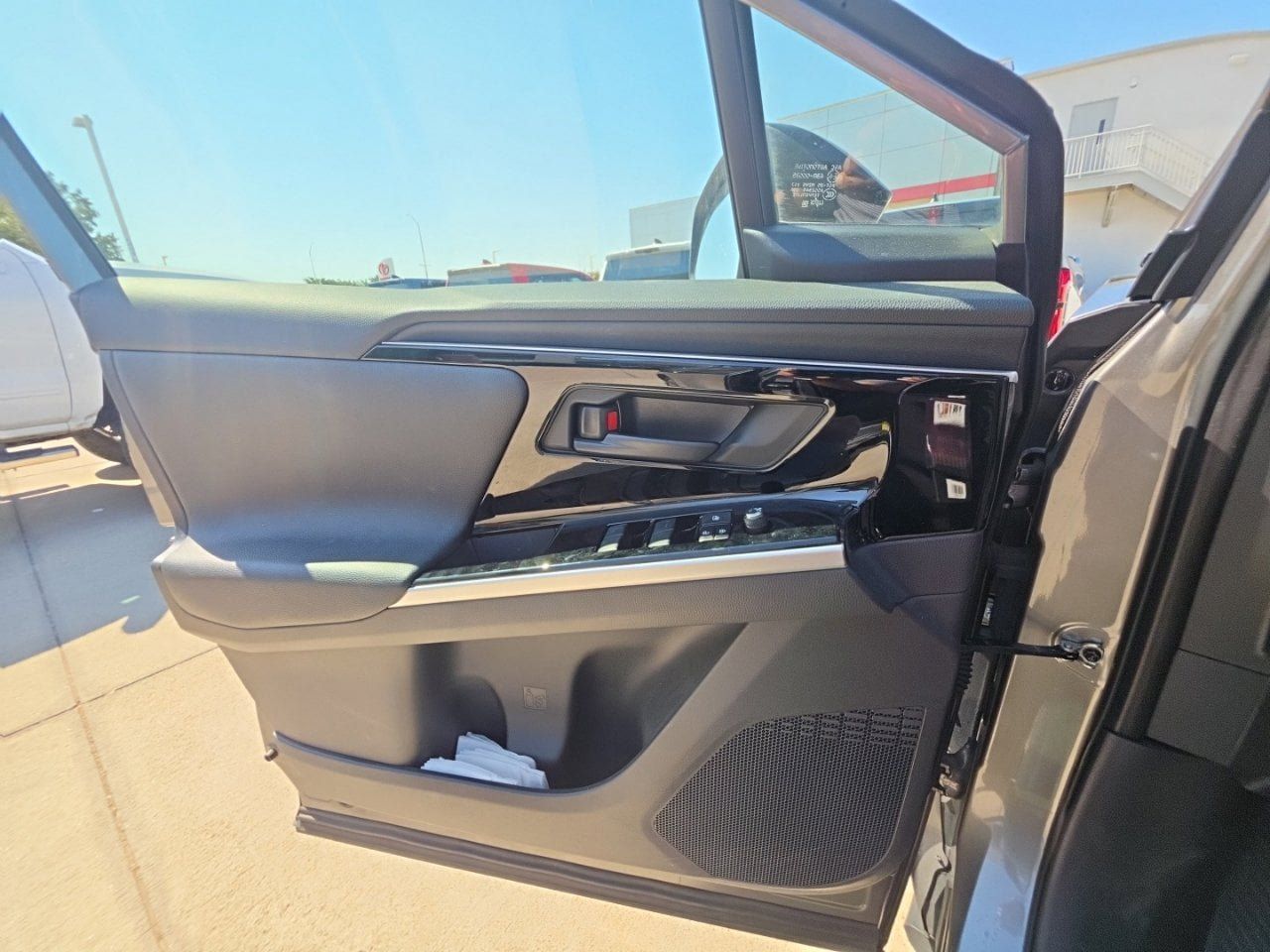 Used 2024 Toyota bZ4X FWD w/ Weather Package image 6