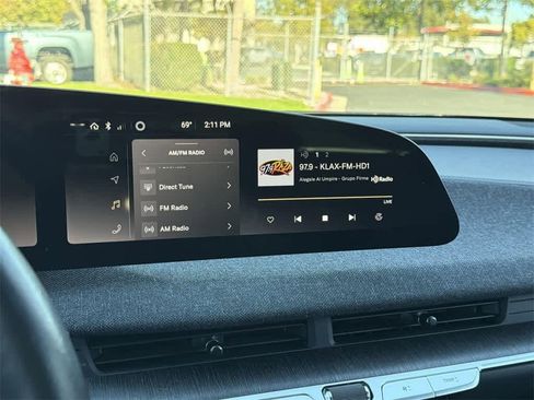 Used 2024 Lucid Air Pure image 19