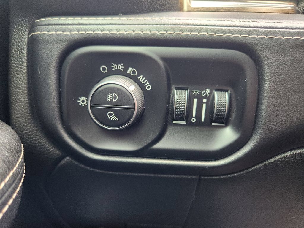 Used 2019 RAM 3500 Limited AWD/4WD image 18