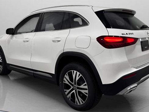 Used 2025 Mercedes-Benz GLA 250 4MATIC image 3