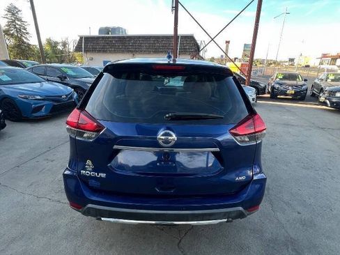 Used 2017 Nissan Rogue S AWD/4WD image 24