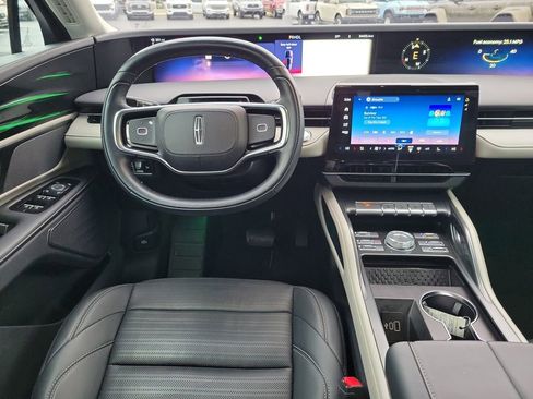 Certified 2024 Lincoln Nautilus Reserve image 12