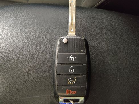 Used 2019 Kia Soul image 32