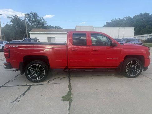 Used 2017 Chevrolet Silverado 1500 LT w/ LPO, Black Pack AWD/4WD image 7