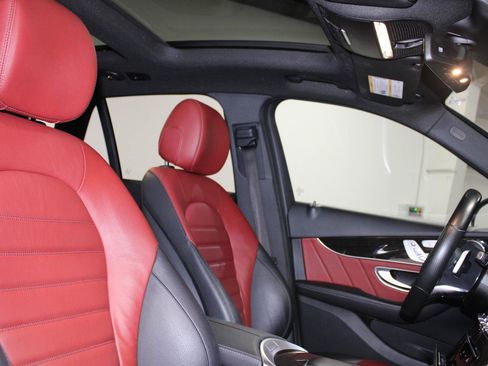 Used 2022 Mercedes-Benz GLC 300 4MATIC image 22