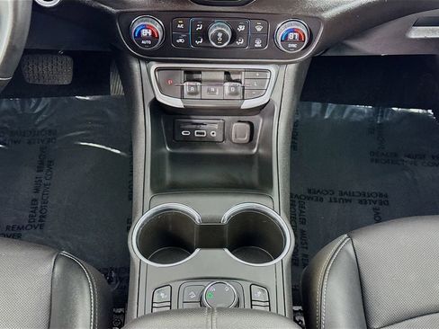 Used 2023 GMC Terrain SLT image 38