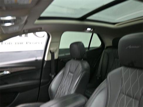 Used 2022 Buick Envision Avenir w/ Technology Package II image 17