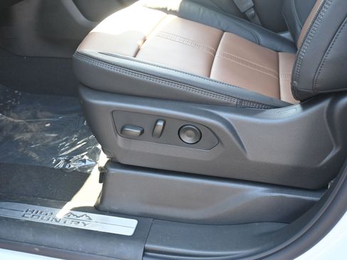 New 2026 Chevrolet Silverado 3500 High Country w/ High Country Premium Package AWD/4WD image 32